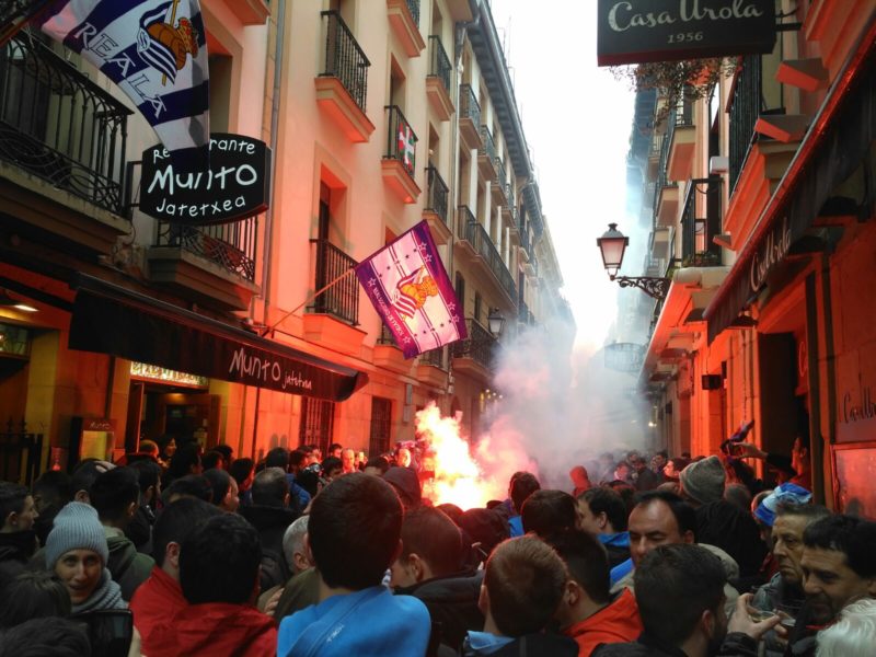 Invasión rojilla en Donostia  