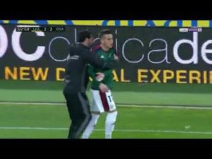 Brutal golpe de Berenguer, que se negó a abandonar el campo y tuvo que marcharse en ambulancia  