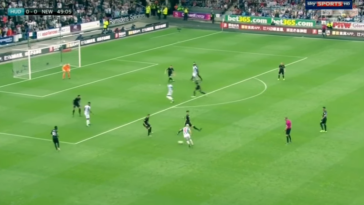 Críticas a Mikel Merino por emplearse con poca contundencia en un gol del rival  