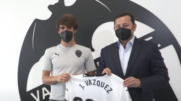 El hijo de Braulio Vázquez ya entrena con el primer equipo del Valencia  
