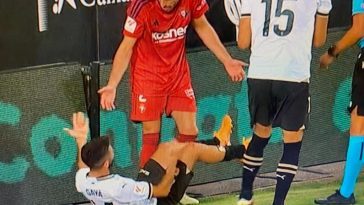 Tremendo enfado del Pipo Baraja por el córner que le dio la victoria a Osasuna Tremendo enfado del Pipo Baraja por el córner que le dio la victoria a Osasuna