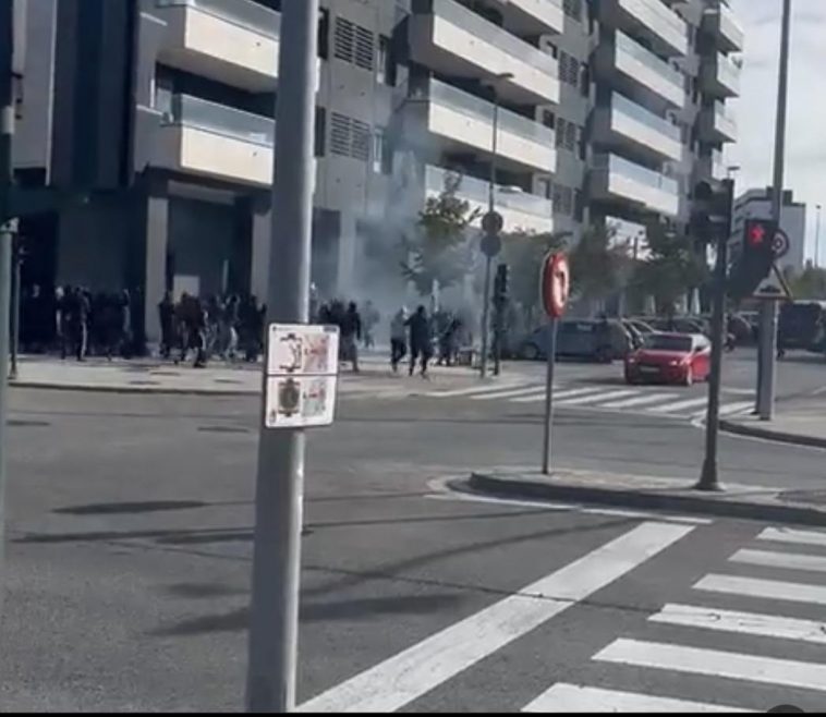 Altercados en las inmediaciones de El Sadar entre ultras de Osasuna y del Sevilla FC  