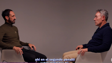 El árbitro Pérez Burrull le da explicaciones a Juanfran por expulsarle hace 15 años en el Santiago Bernabéu  