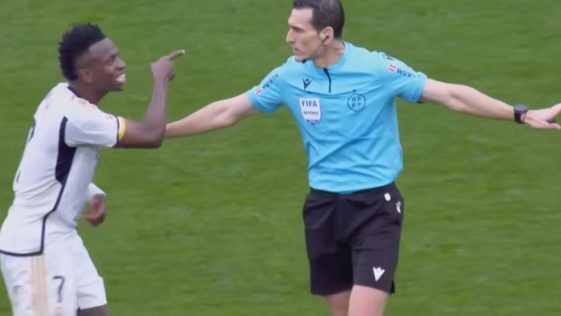 Los insultos racistas que nadie escuchó  