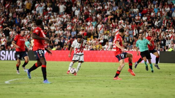 El espectacular repliegue de Boyomo que se ha hecho viral entre los aficionados de Osasuna  