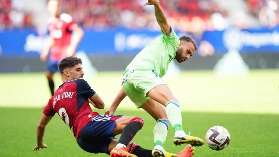 Titular, ovación y victoria: el debut del exrojillo, Nacho Vidal, en el Real Oviedo  