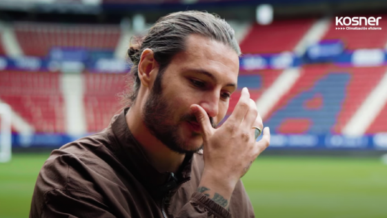 Kosner y Osasuna emocionan a Juan Cruz en el Día del Padre  