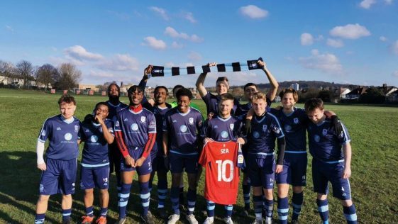 De copiar el escudo a visitar El Sadar: la inesperada historia de un pequeño club inglés  