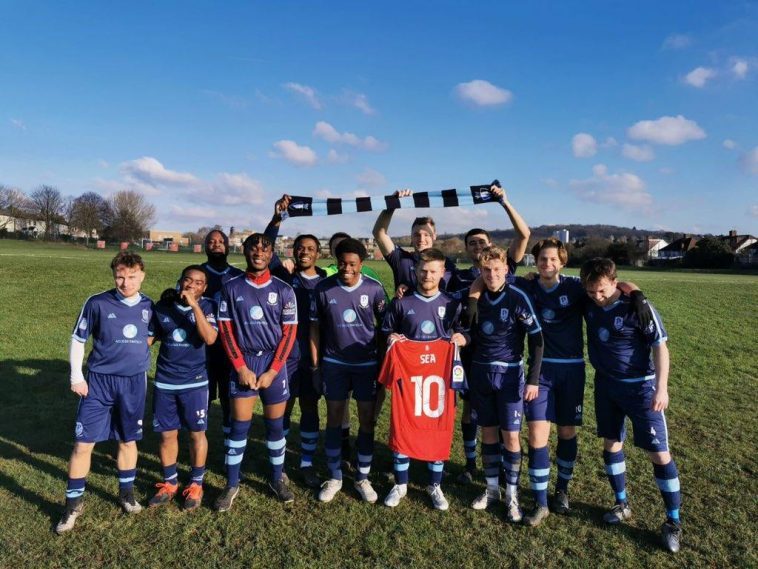 De copiar el escudo a visitar El Sadar: la inesperada historia de un pequeño club inglés  